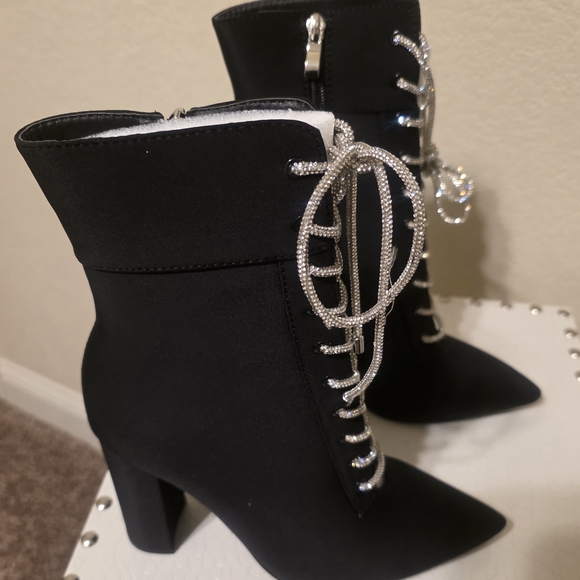 Azalea Wang Shoes - Elegant Black Ankle Boots with Silver Accents